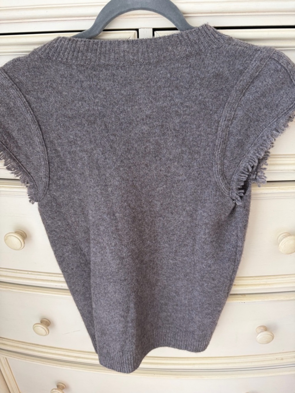Faherty Gray Short Sleeve Fringed Knit / wool blend Tee chic - Picture 2 of 7